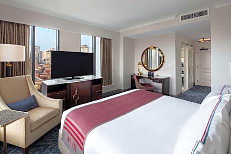 Deluxe King Corner Room