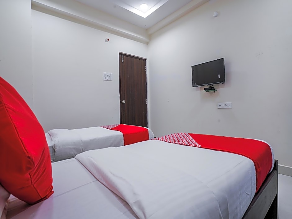 OYO 13163 Jaswitha Homes