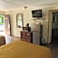 Amber's Inn and Suites
