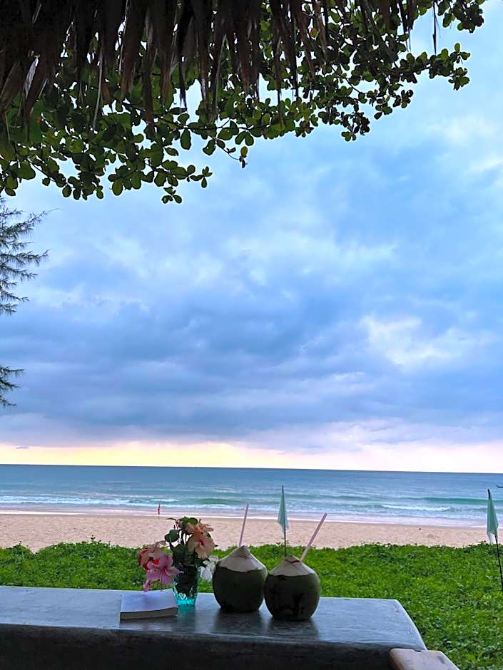 Sealord Naithon Beachfront Villa