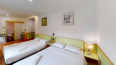 Deluxe Family Suite