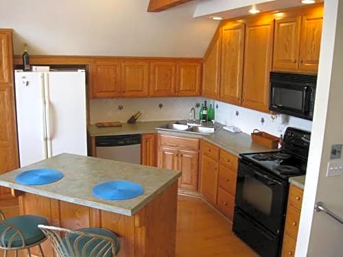 Beaver Lake Lodge