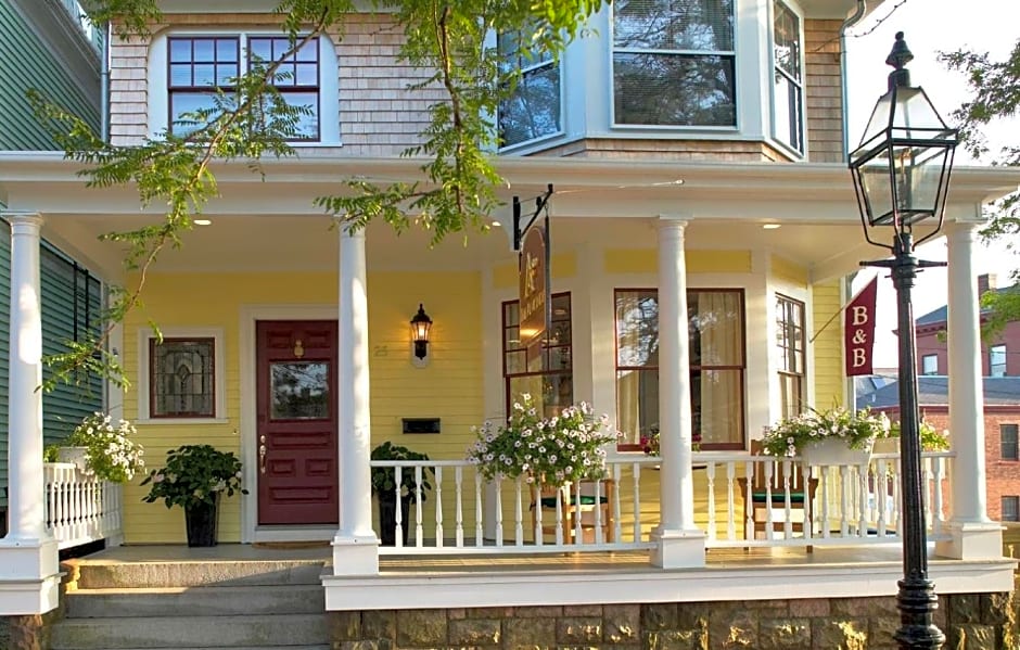 Almondy Inn Bed & Breakfast