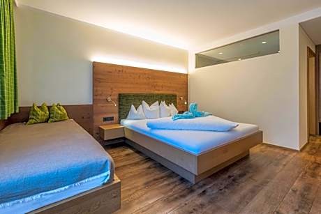 Apartment with Balcony (5 Adults)