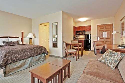 Hawthorn Suites by Wyndham Williamsville Buffalo Airport