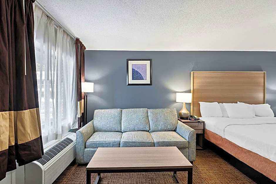 Quality Inn & Suites Fayetteville I-95