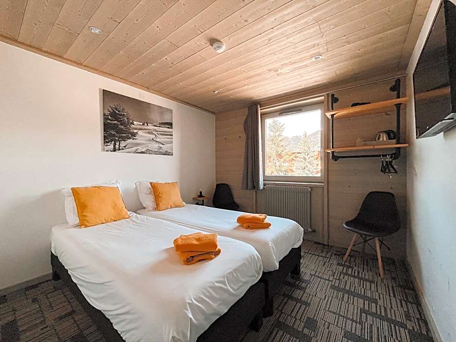 Photo 1 of 2 of Double Room