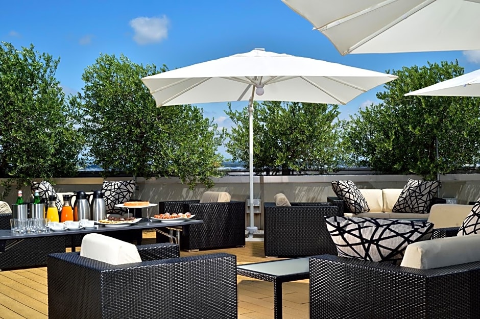 UNAHOTELS The ONE Milano Hotel & Residence
