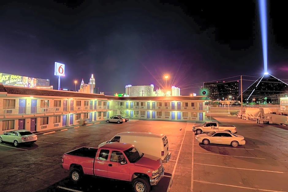 Motel 6-Las Vegas, NV - I-15 Stadium