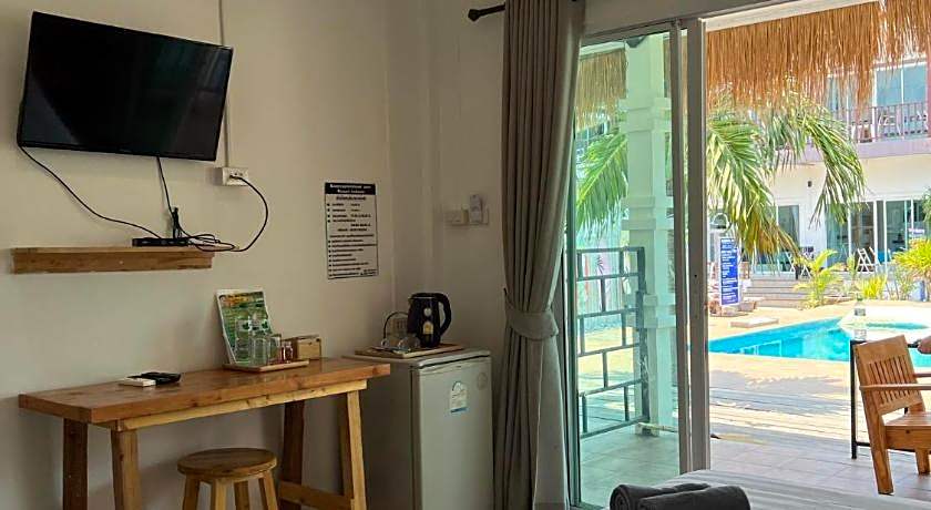 Baancaptainhook pool kohlarn