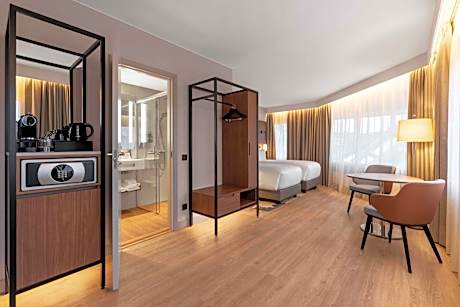 Premium Twin Room with Free Spa Access