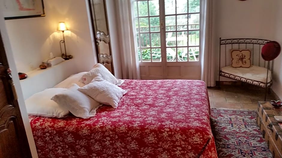 La Douce Heure – Mougins, CT