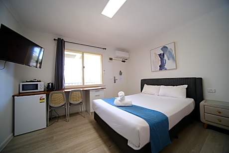 Queen Room with Bunk Bed - Pet Friendly