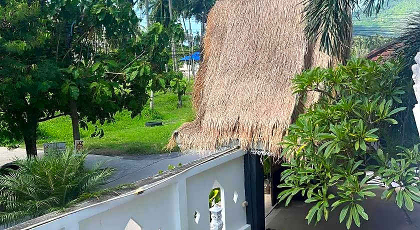 Tropical Palm Resort.