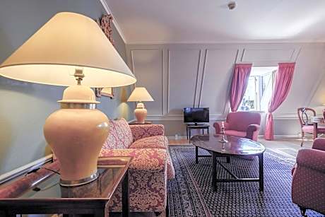 Hc Andersen Suite, 1 Bedroom Suite, 1 King, Cathredral View, City View, Prindsen, Corner Room