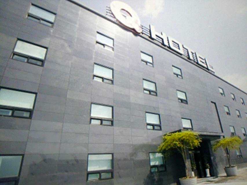 Q Hotel