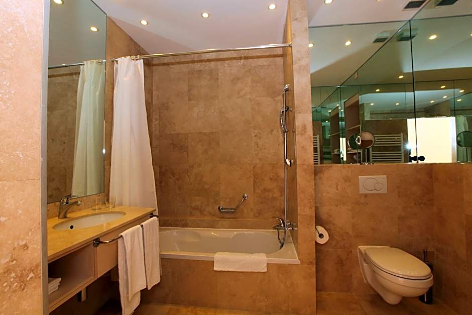 Hôtel du Grand Lac Excelsior