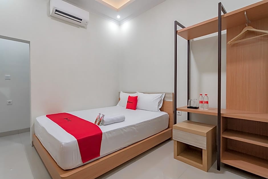 RedDoorz Syariah @ Boemi Guesthouse Tasikmalaya