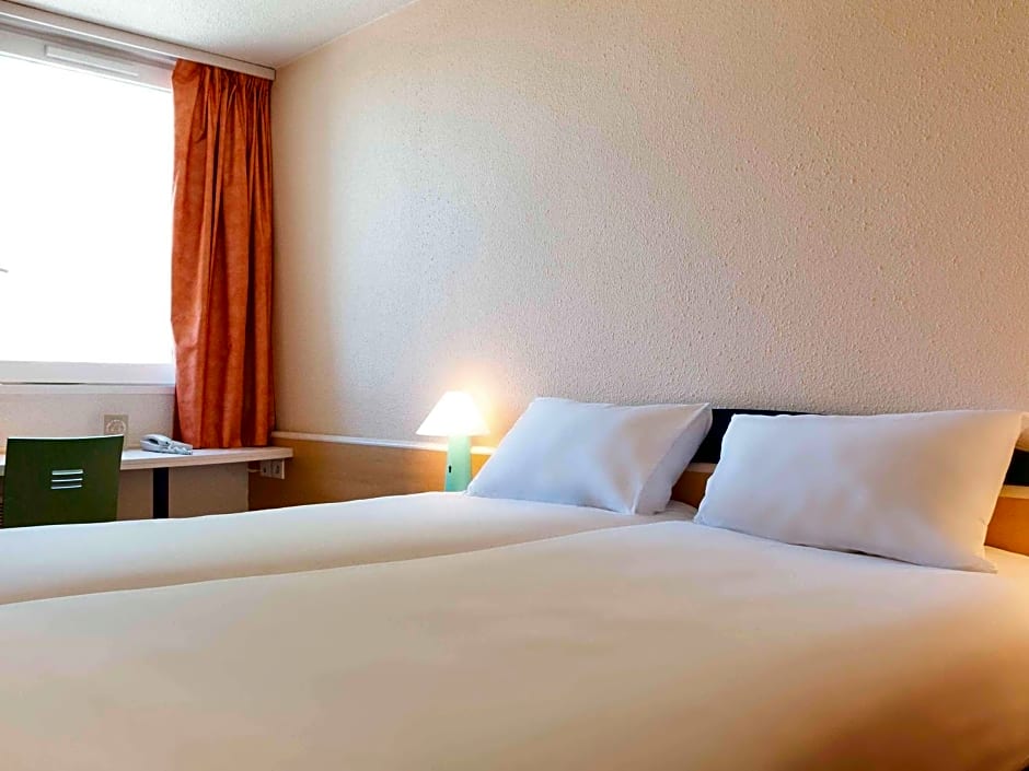 ibis Lyon Est Bron