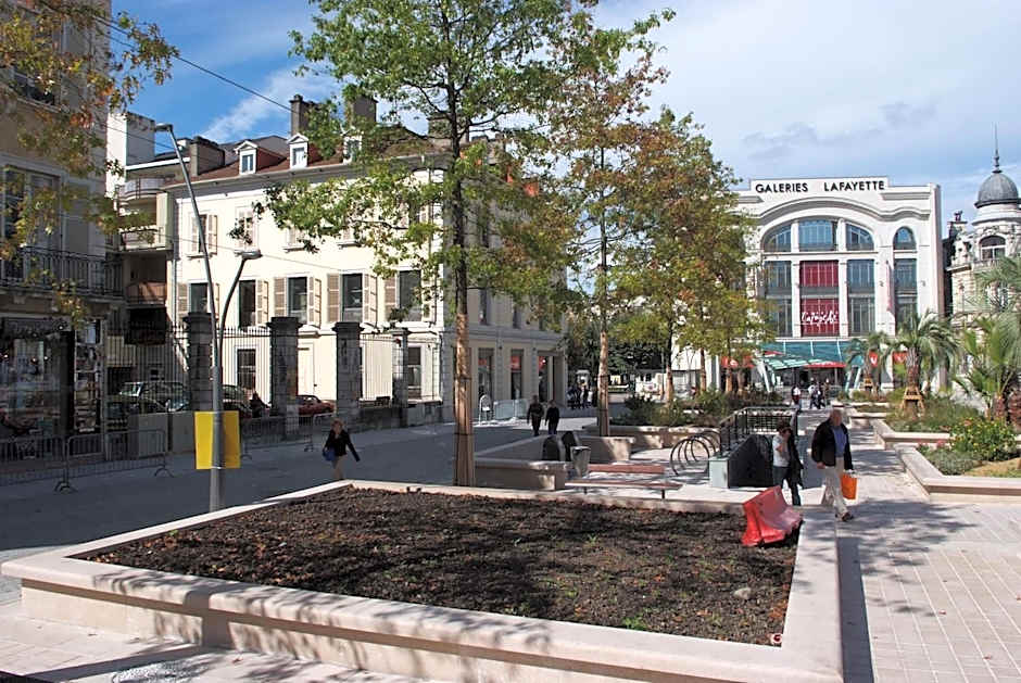 Hotel Le Bourbon Pau Centre