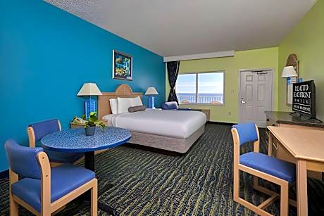 Beachfront Classic Room-King with Kitchen