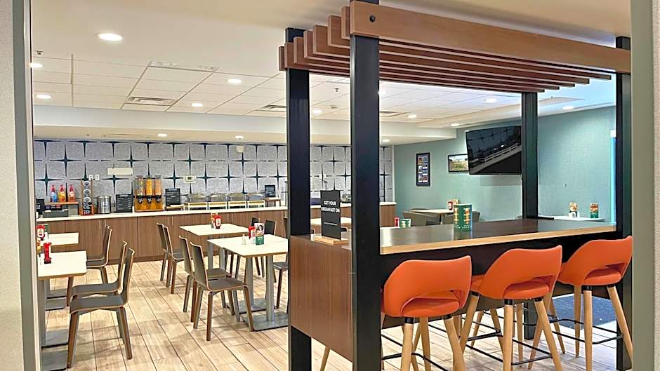 Holiday Inn Hotel & Suites Ann Arbor University of Michigan Area By IHG