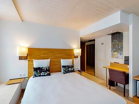 Superior Room with 1 Double Bed