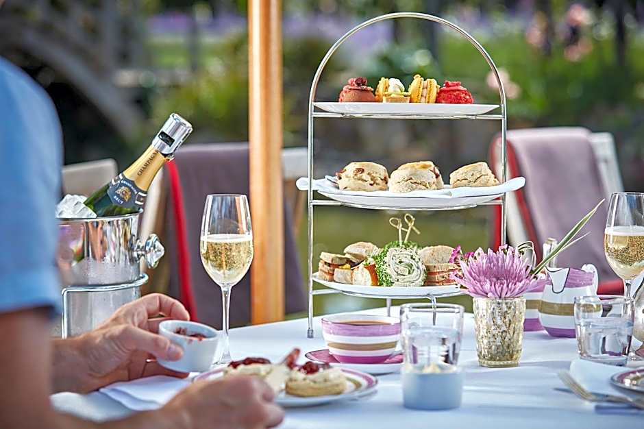 Great Fosters - Near Windsor