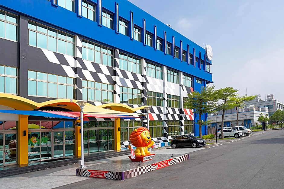 Holiday Garden Hotel SKM Park