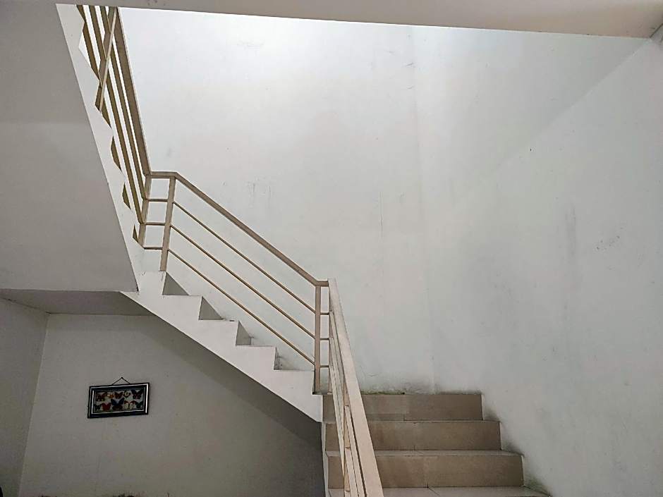 RedDoorz Syariah near Simpang Lima Semarang