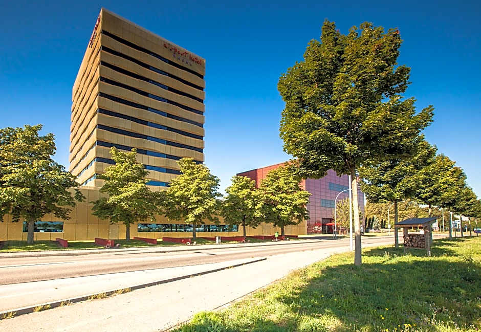 Airport Hotel Basel - Convenient & Friendly