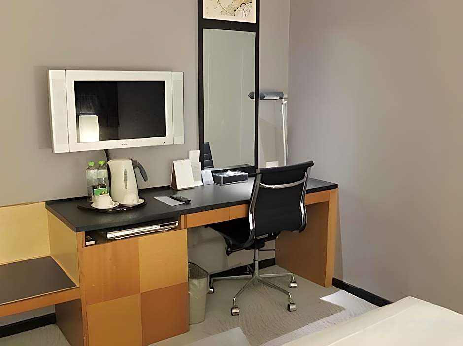 Royal Inn Taipei Nanxi - MRT Zhongshan Station