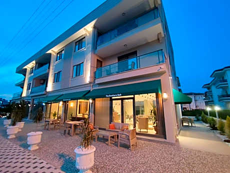 The Brothers Suit Otel