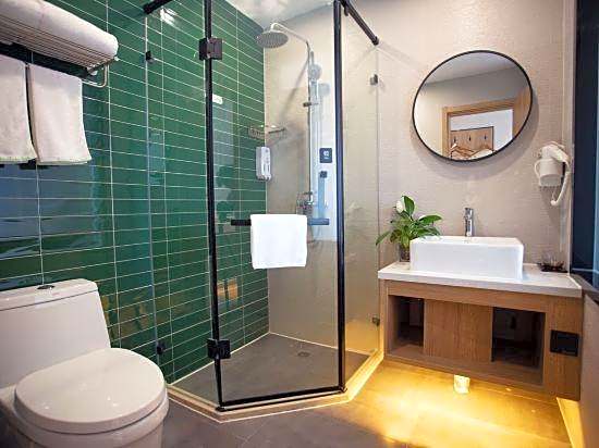 GreenTree Inn Express Shanghai Pudong Lingang New City Yunhan Road