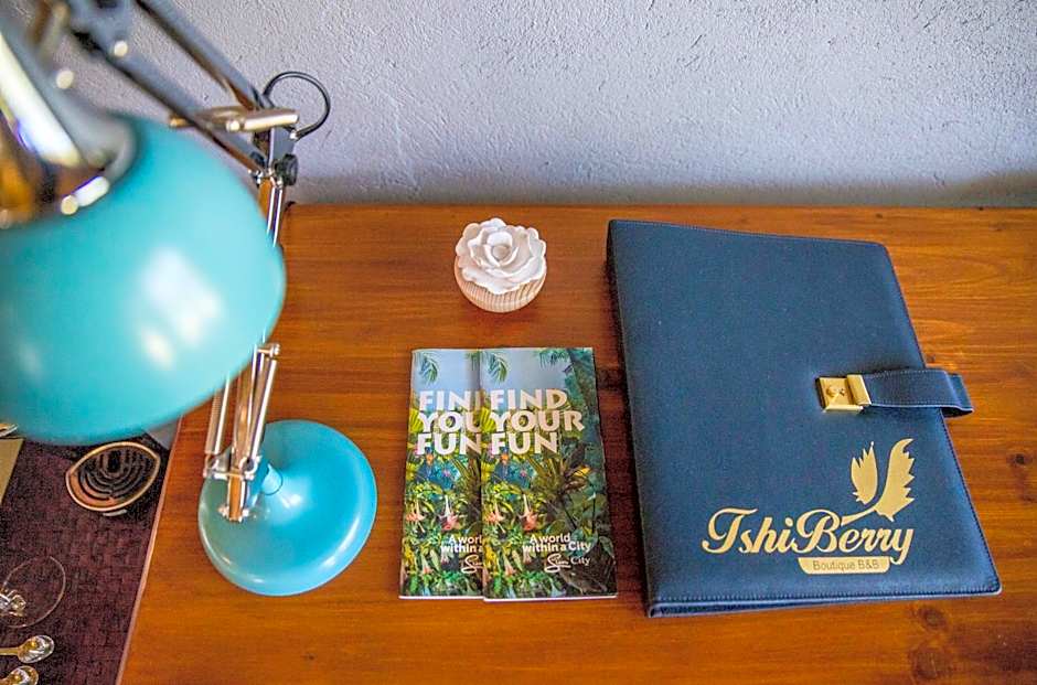 TshiBerry Bed & Breakfast