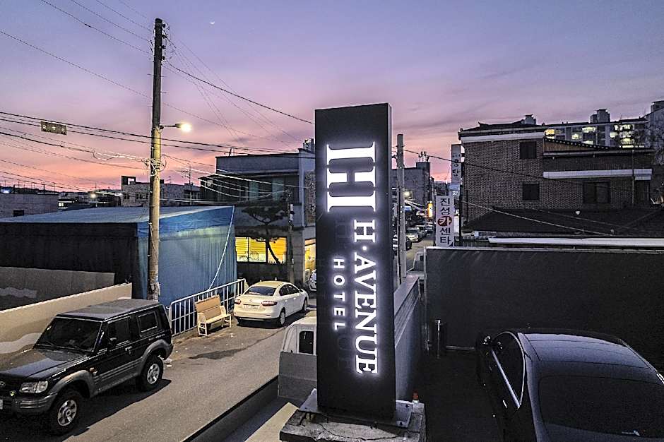 H-AVENUE Hotel NamChuncheon