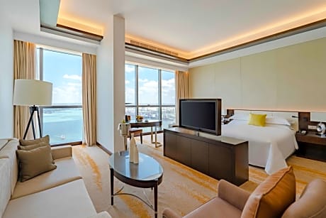 Suite with lounge - City View / Sea View