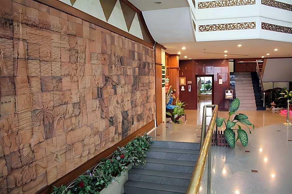 Jp Emerald Hotel
