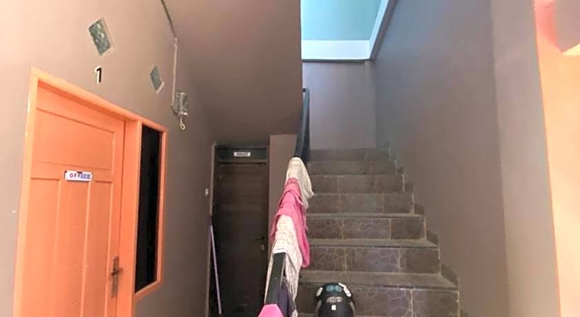 Hotel O Almeerah Homestay Syariah Near RS Hermina