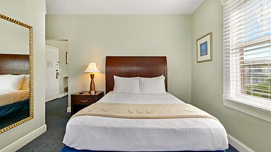 Crystal Bay Historic Hotel