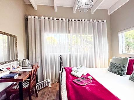 Deluxe Double Room with Shower