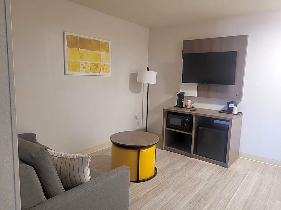 Comfort Inn & Suites