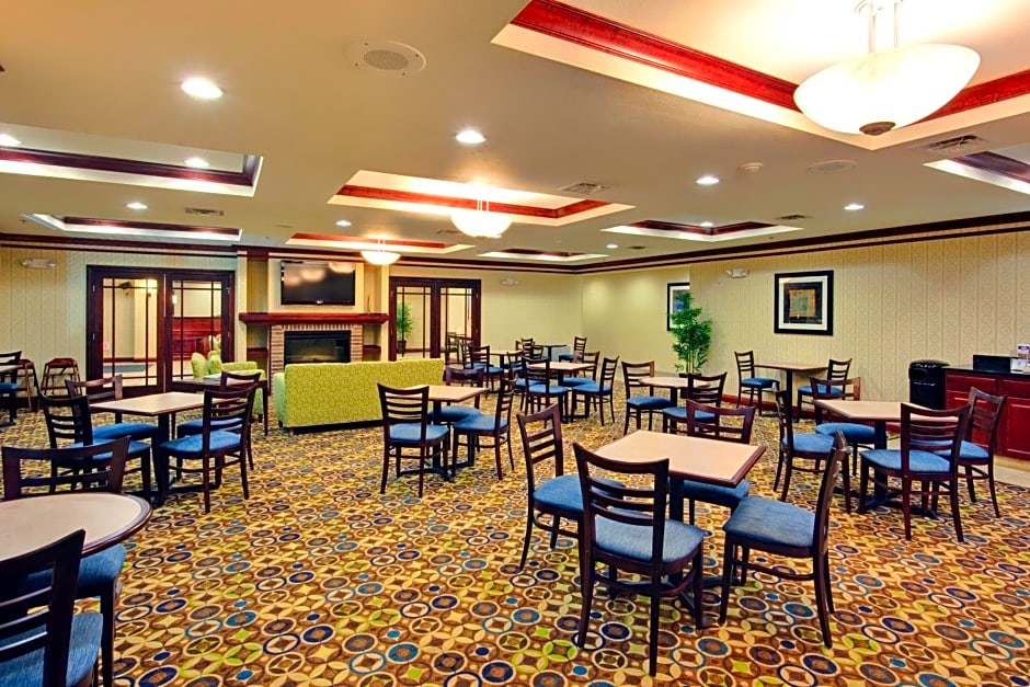 Holiday Inn Express & Suites Dewitt Syracuse, an IHG Hotel