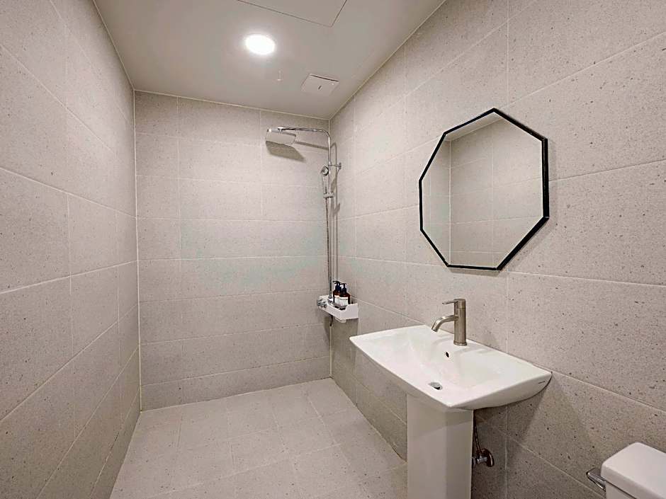 Changwon Palyongdong Hotel Leo