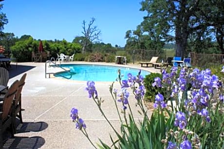 Shenandoah Inn, MAJOR CREDIT CARDS REQUIRED for check in