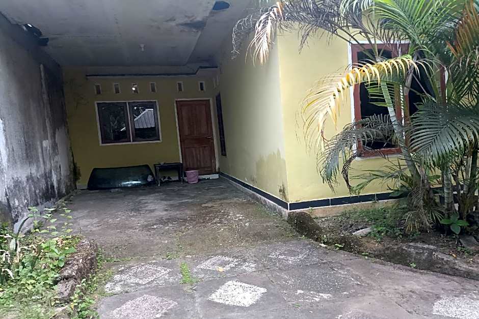Hotel O Penginapan Annisya Near SMA Negeri 2 Mataram