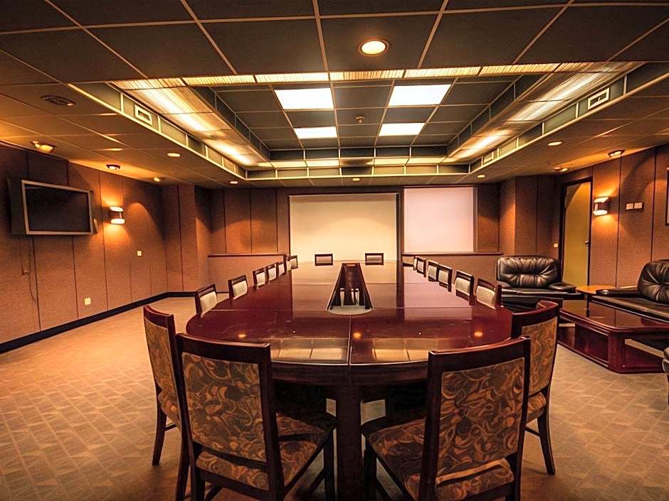 Chinggis Khaan Hotel