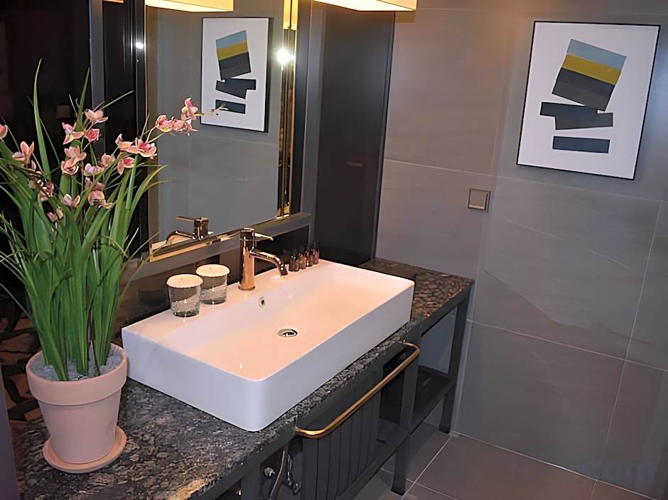 Best Louis Hamilton Hotel westbusan