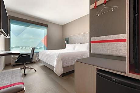 King Room with Roll-In Shower - Disability Access