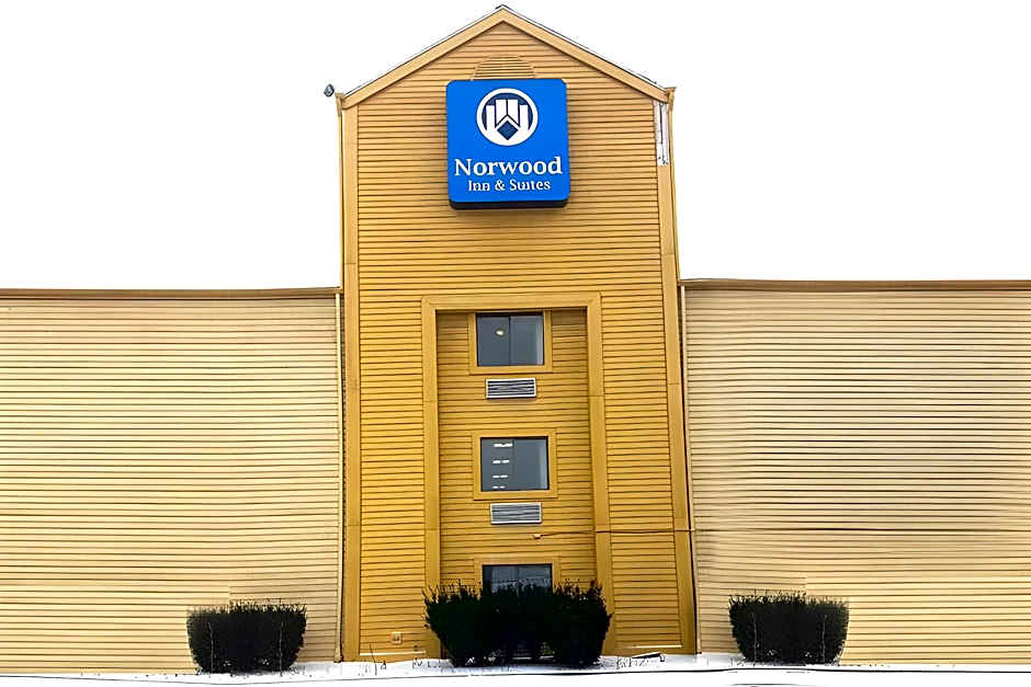 Norwood Inn & Suites Milwaukee
